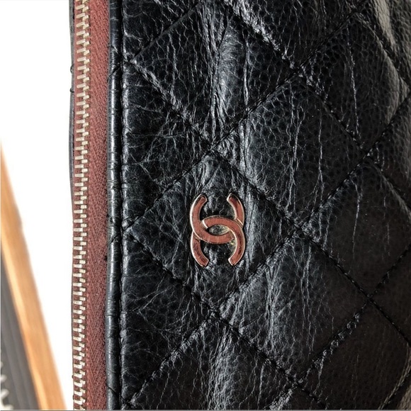 Classic Chanel quilted O Case - Picture 5 of 9